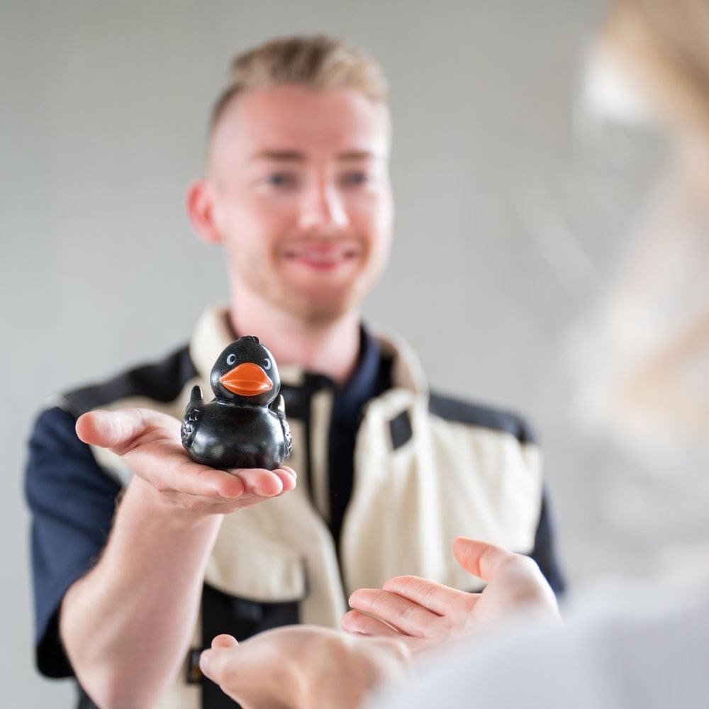 Quietsche-Ente, schwarz, 7,5 cm