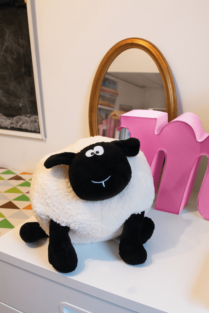 SAMIRA - Großes Plüsch-Schaf