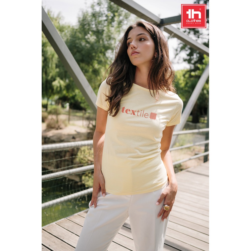 THC SOFIA. Tailliertes Damen-T-Shirt
